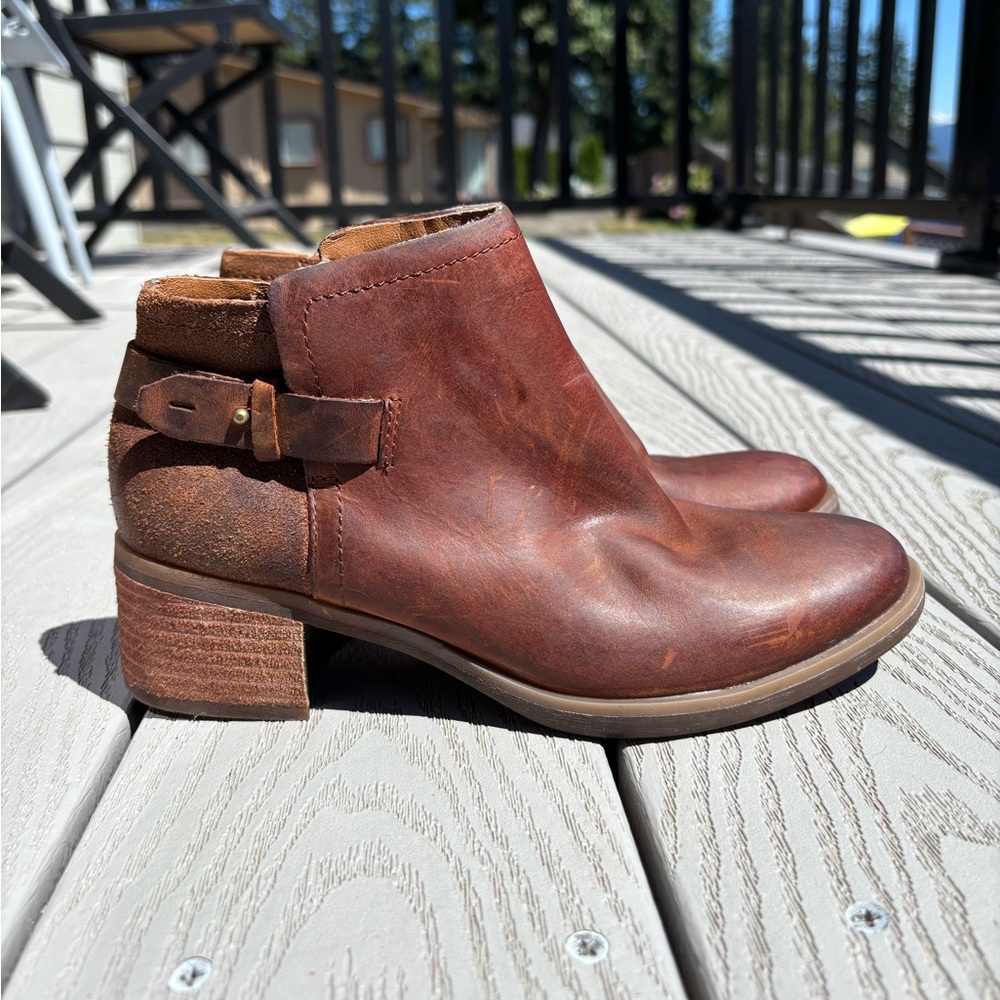 Korks By Kork-Ease Women's 6M Sonya Brown Oiled Leather Ankle Boots Booties Zip